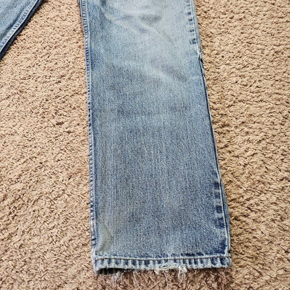 Eddie Bauer Jeans Mens Tag 35x32 Act 33x30 Classic Fit Straight Distressed Denim - Picture 8 of 9